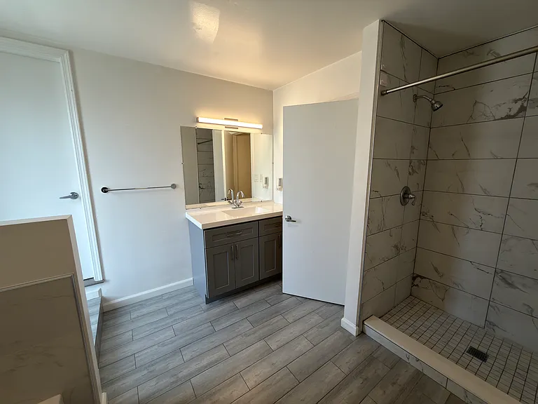1110 Mira Mar Ave — Photo 24
