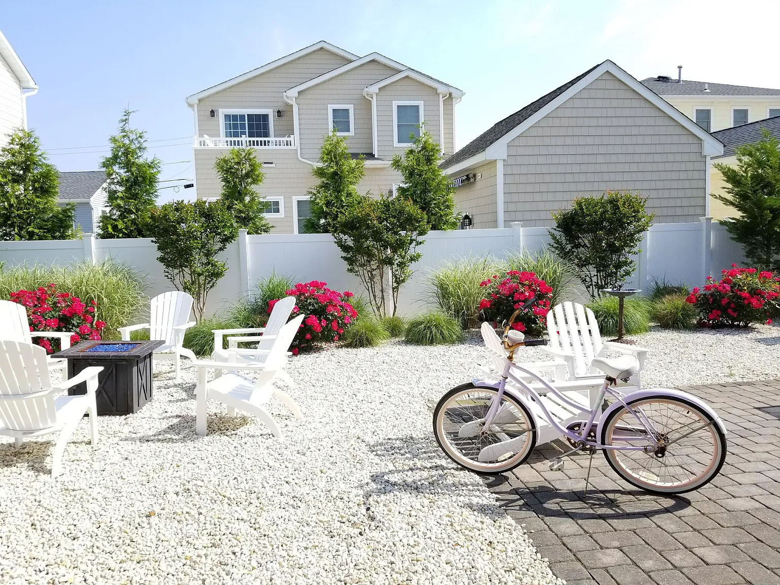 3 bed, 1.5 bath, 1450 sqft, $2,300 — Photo 3