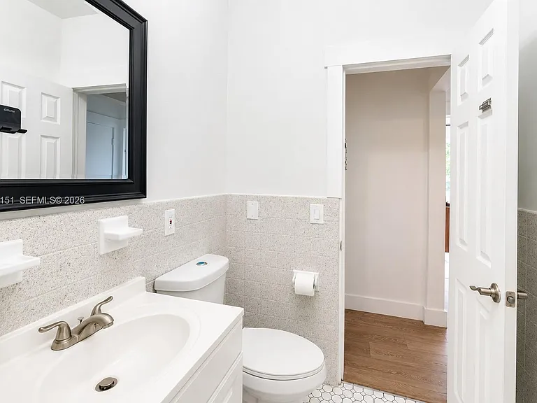 6150 SW 16th Ter — Photo 16