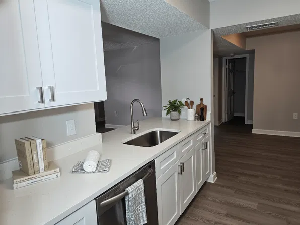 The Palms of Clearwater, 25 N Belcher Rd APT 9, Clearwater, FL 33765