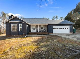 220 Farmview Rd, Madison, NC 27025