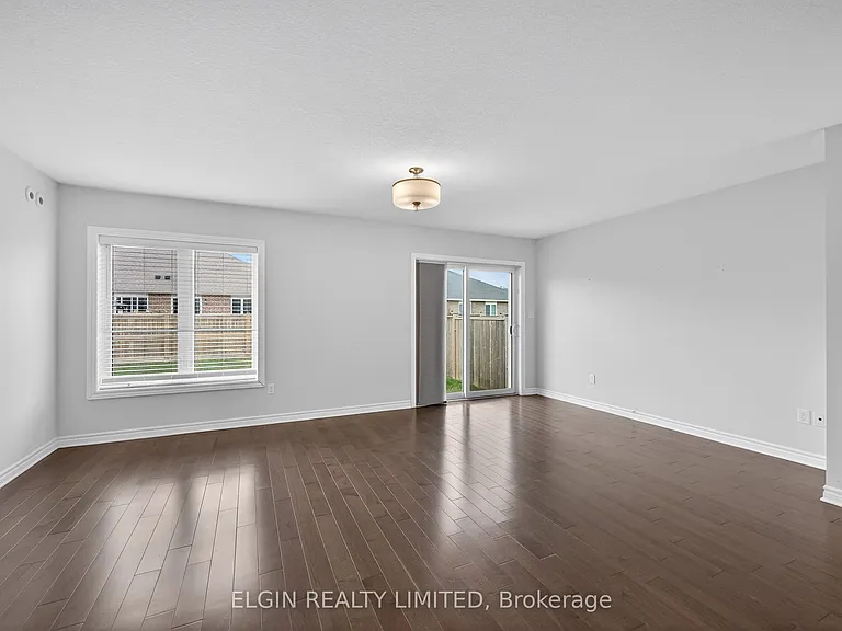 92 Renaissance Dr — Photo 9