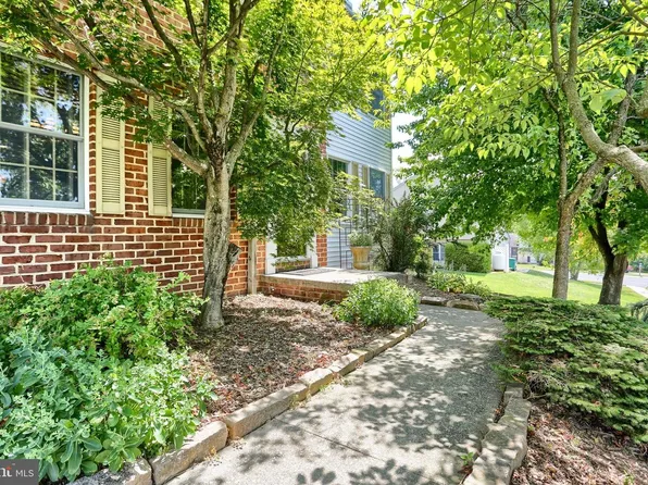 3 Cedar Ct, Enola, PA 17025