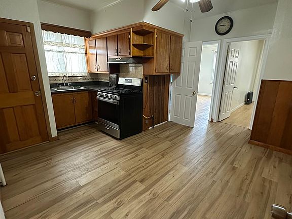 2nd image of 10128 110th St