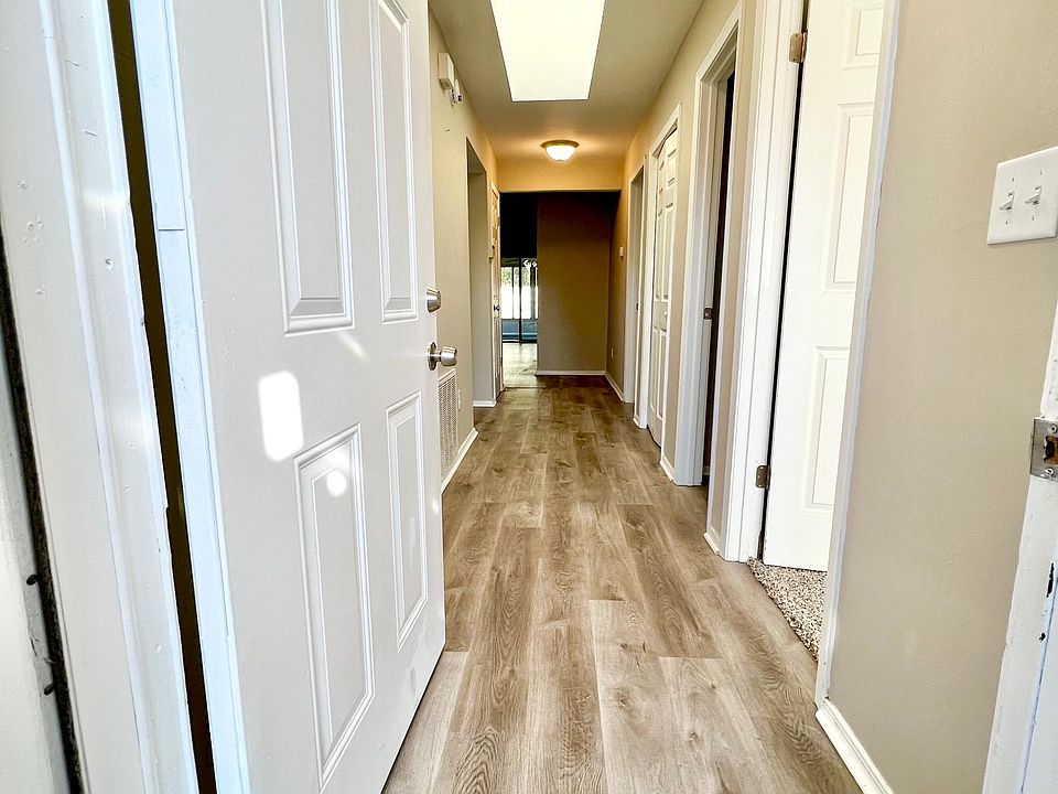 1st image of 2262 Ironstone Dr W