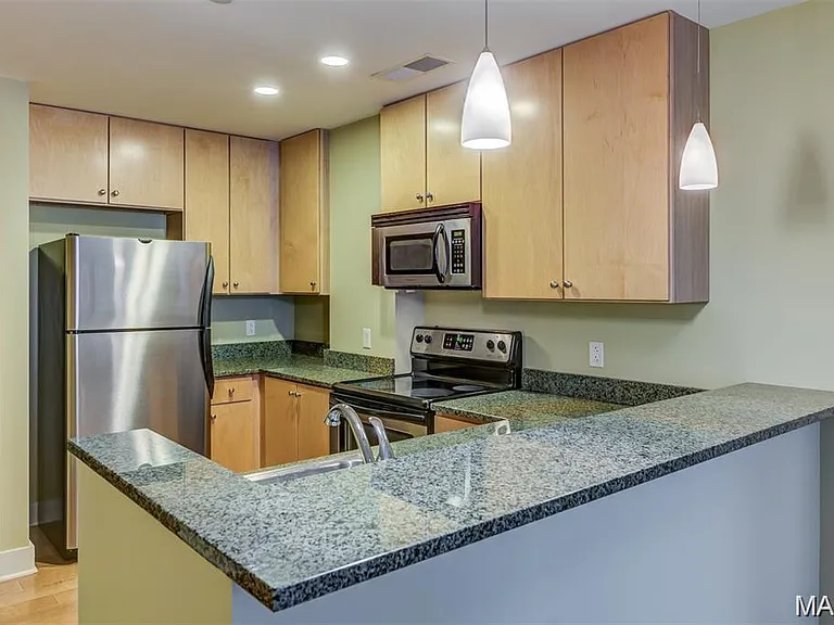 314 N Broadway Ave #502 — Photo 6