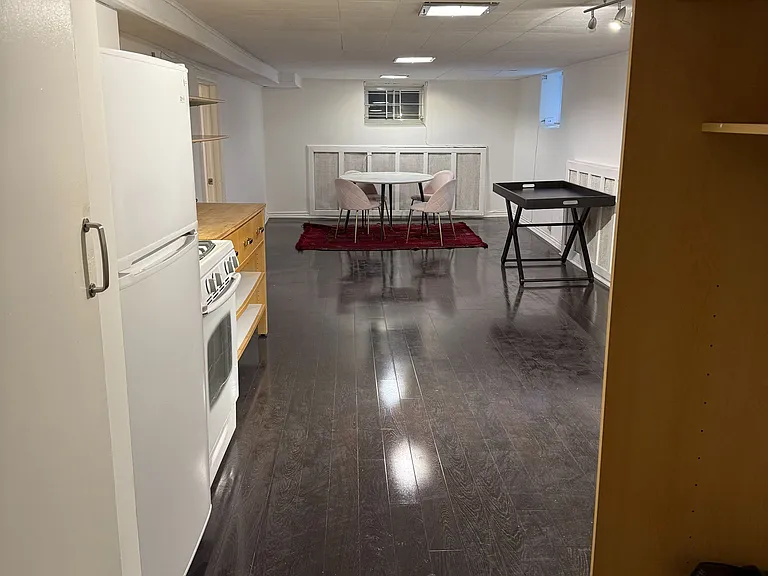 17 Braemar Ave #LOWER — Photo 4