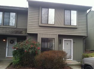 201 Harbor Ridge Dr, Goodview, VA 24095