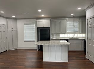 884 Steele Blvd, Baton Rouge, LA 70806