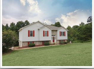 1552 Farmington Hills Dr, Conover, NC 28613