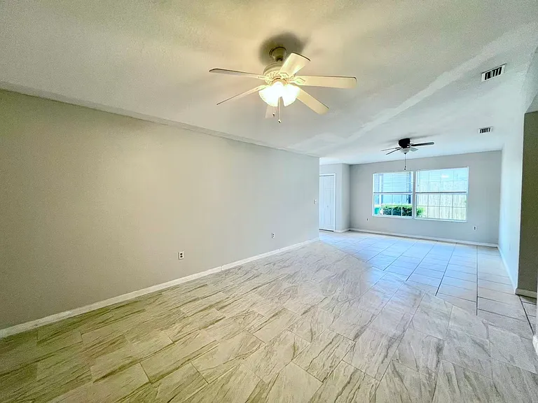 4395 Sherwood Forest Dr — Photo 4