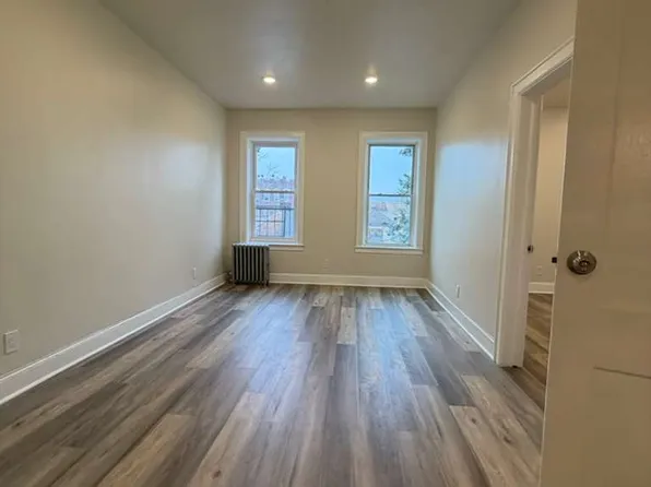 11 Broadway image 4 of 6