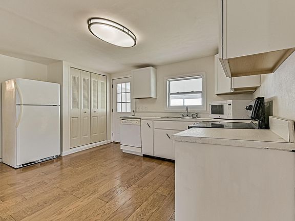 5th image of 5325 Landis Ave