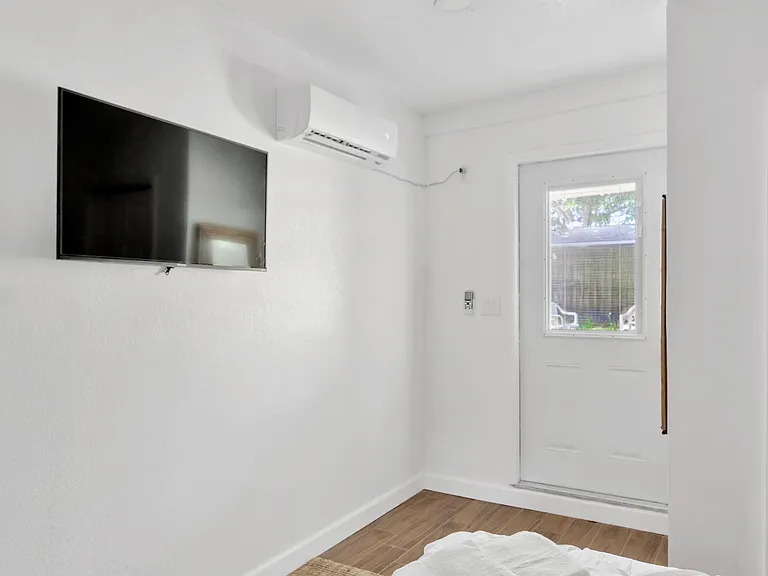988 Cedarwood Ave #2 — Photo 13