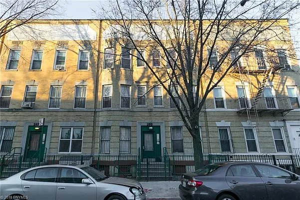 Sold by Remax Real Estate Professionals | media 2