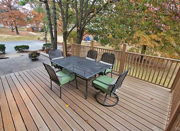 3rd image of 1512 Woodroyal East Dr
