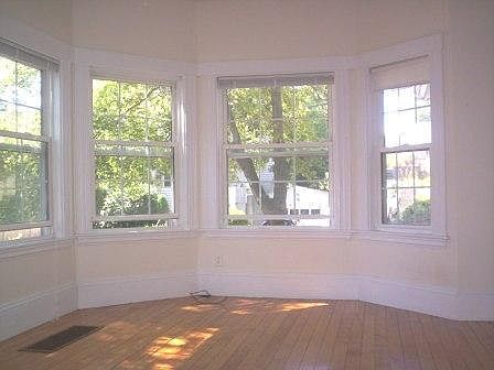 2nd image of 186 Norfolk St #2