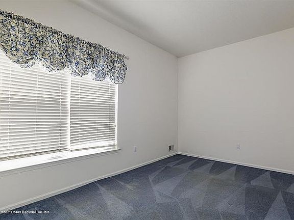 5th image of 5 Summerlawn Dr