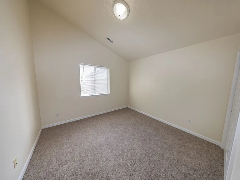 13815 NE 63rd St — Photo 13