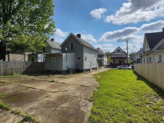 4th image of 2048 W 105th St
