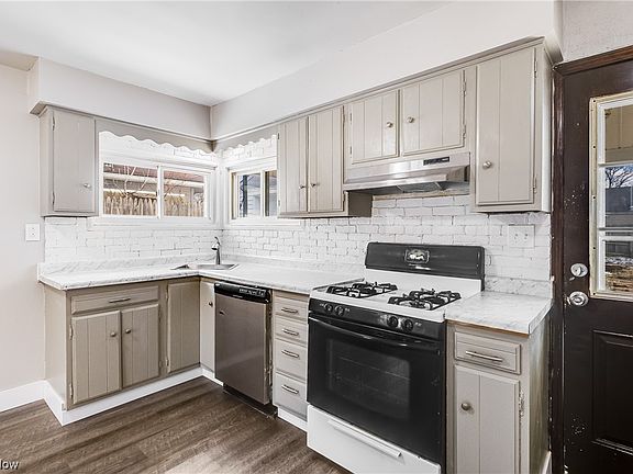3rd image of 293 N Edgehill Ave