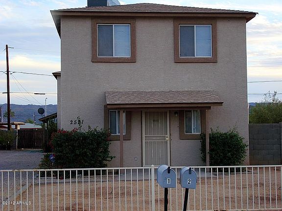 2nd image of 2521 E Wood St Unit 1