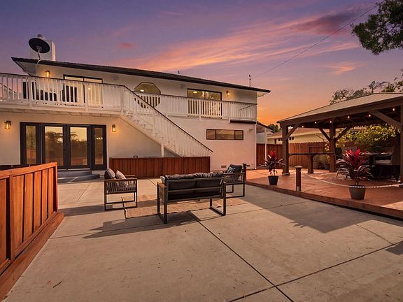 3rd image of 1035 Lorne Way