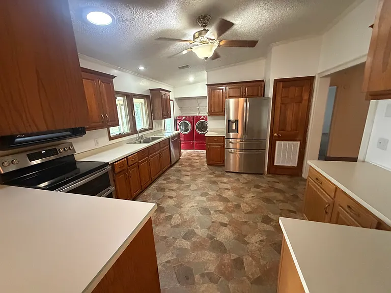 212 Bell Rd — Photo 4
