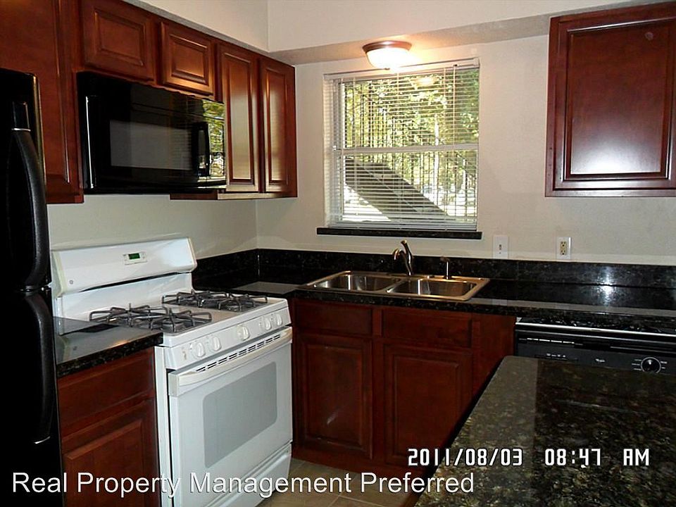2nd image of 1101 E Main St APT 07