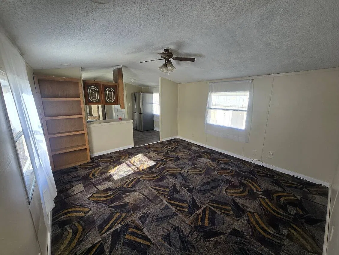 3 bed, $900 — Photo 3