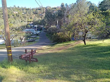 9815 Sequoia Road/Klamath Rd