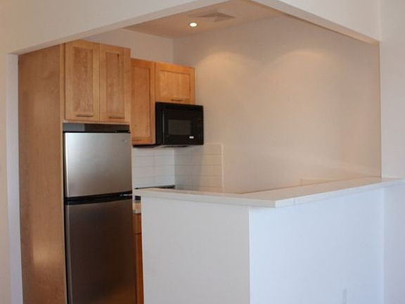 4th image of 1257 Pacific St APT 3A