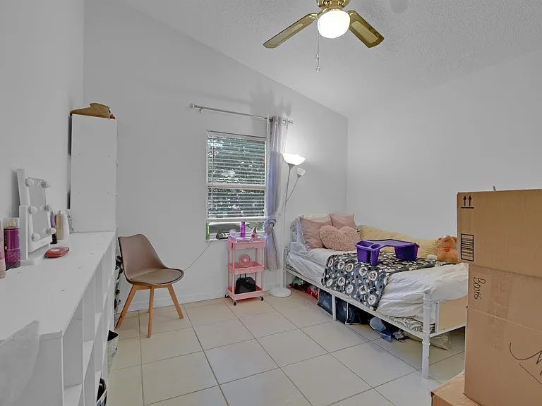 444 Island View Cir — Photo 29