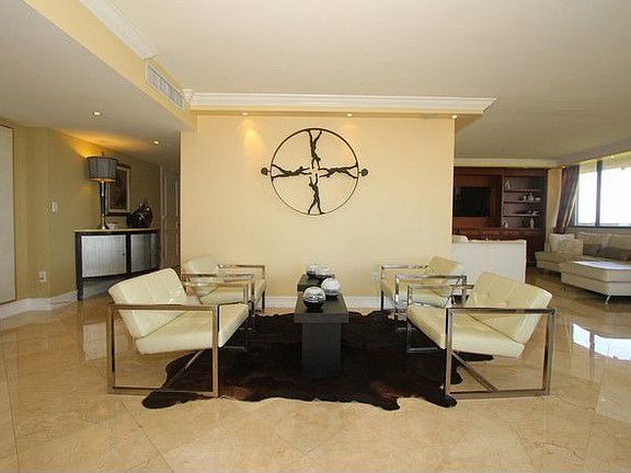 4th image of 700 Coral Way APT 9