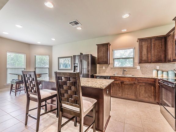 4th image of 100 Northpointe Dr