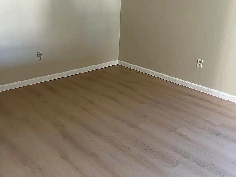 1817 E Grand Ave #38 — Photo 3