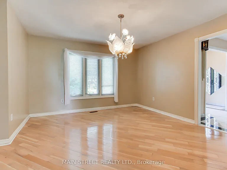 223 Burns Blvd — Photo 10