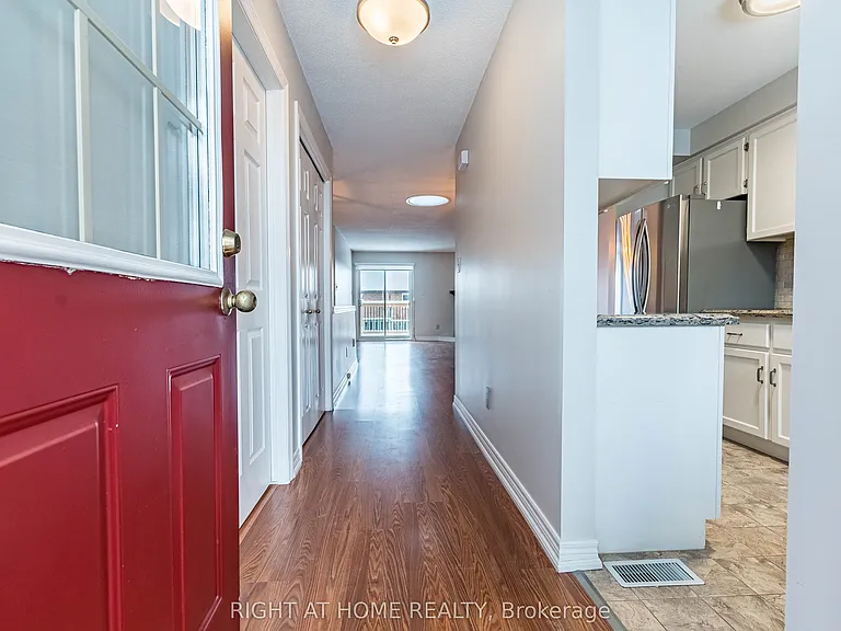 165 Main St E #7 — Photo 2