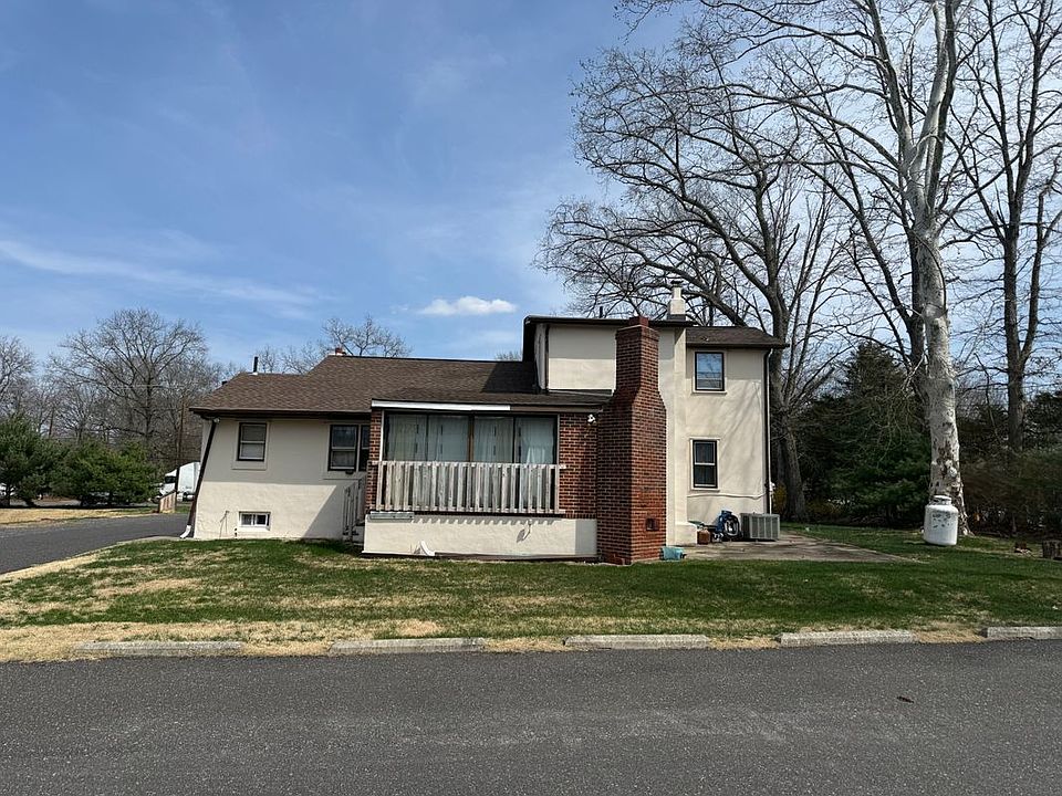 2nd image of 1165 N Tuckahoe Rd