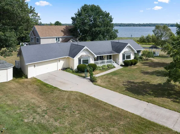 417 Elm St, Gladstone, MI 49837