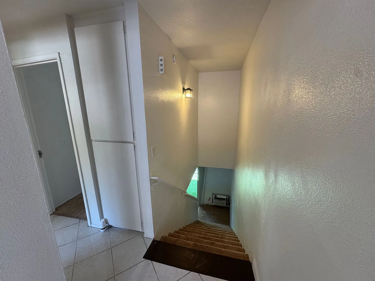 2 Bedroom townhouse — Photo 3