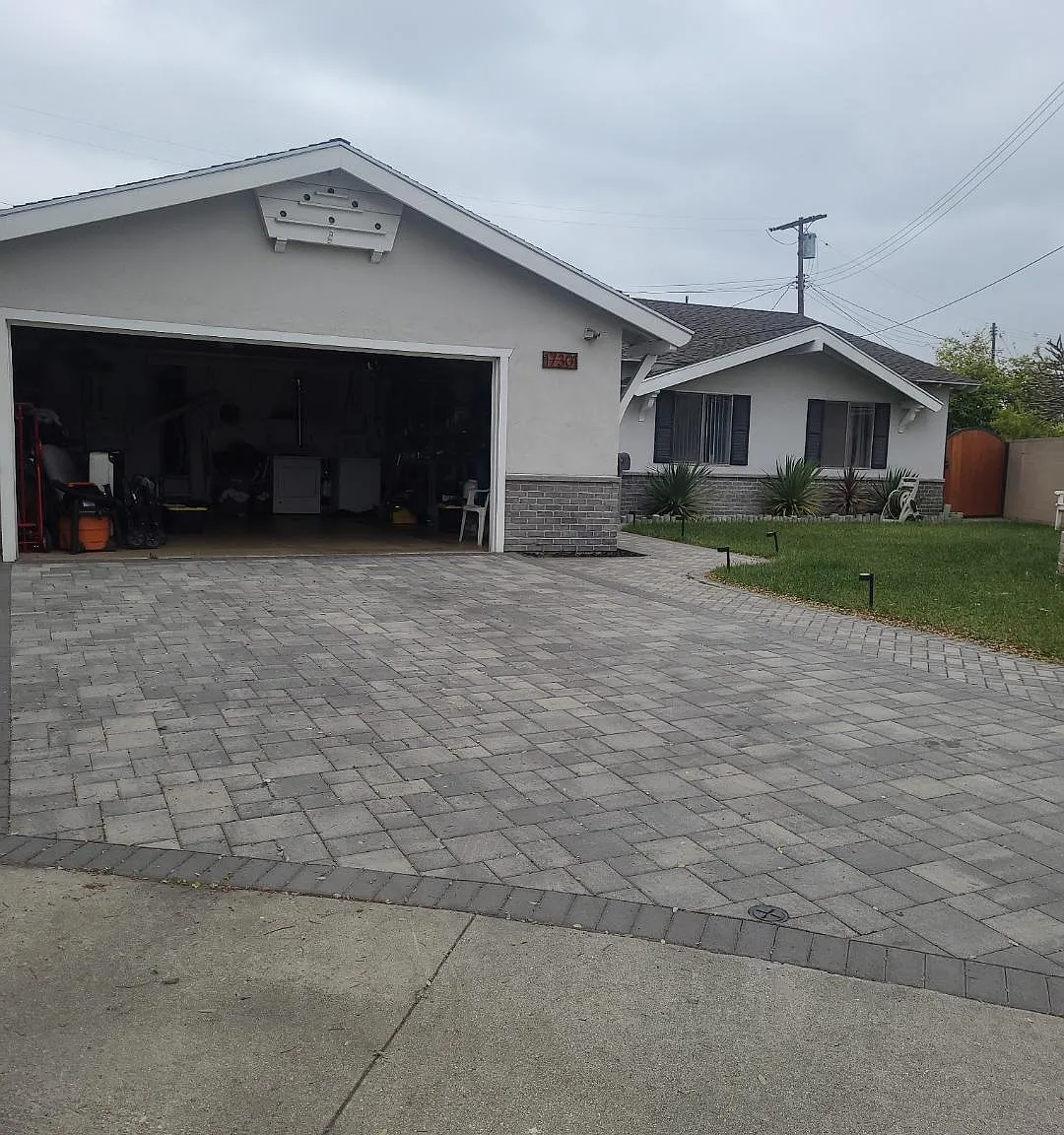 17301 Merit Ave — Photo 2