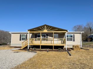 837 Kelly Rd, Oliver Springs, TN 37840