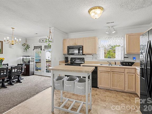 4th image of 3904 Riverdale Rd