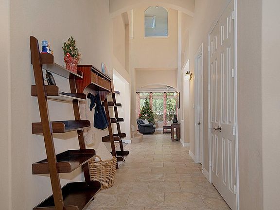 5th image of 31 Winhall Pl