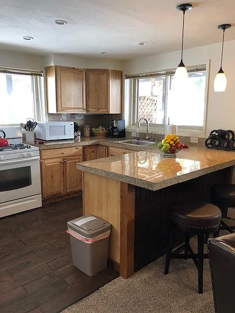 1771 Alpine Dr — Photo 3