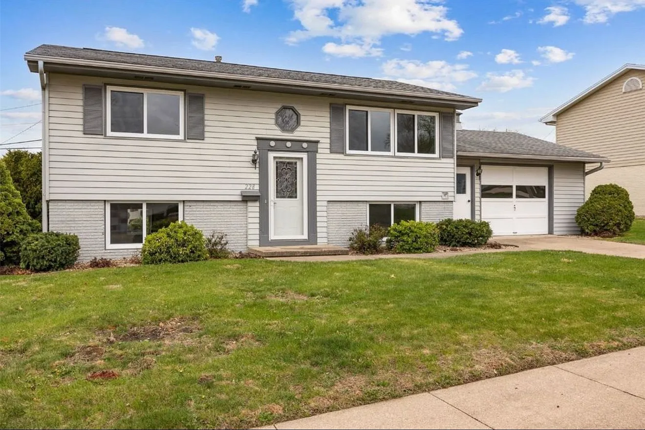 228 Lenora Dr NW — Photo 2