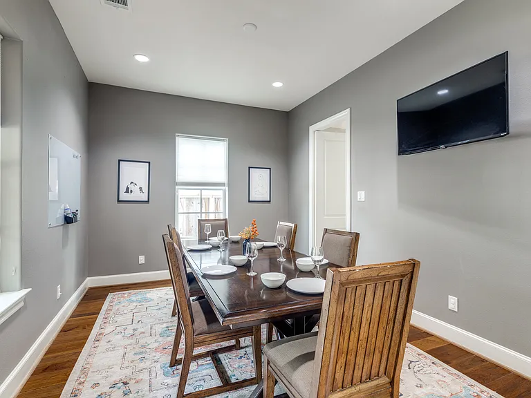 4535 Polk St — Photo 6