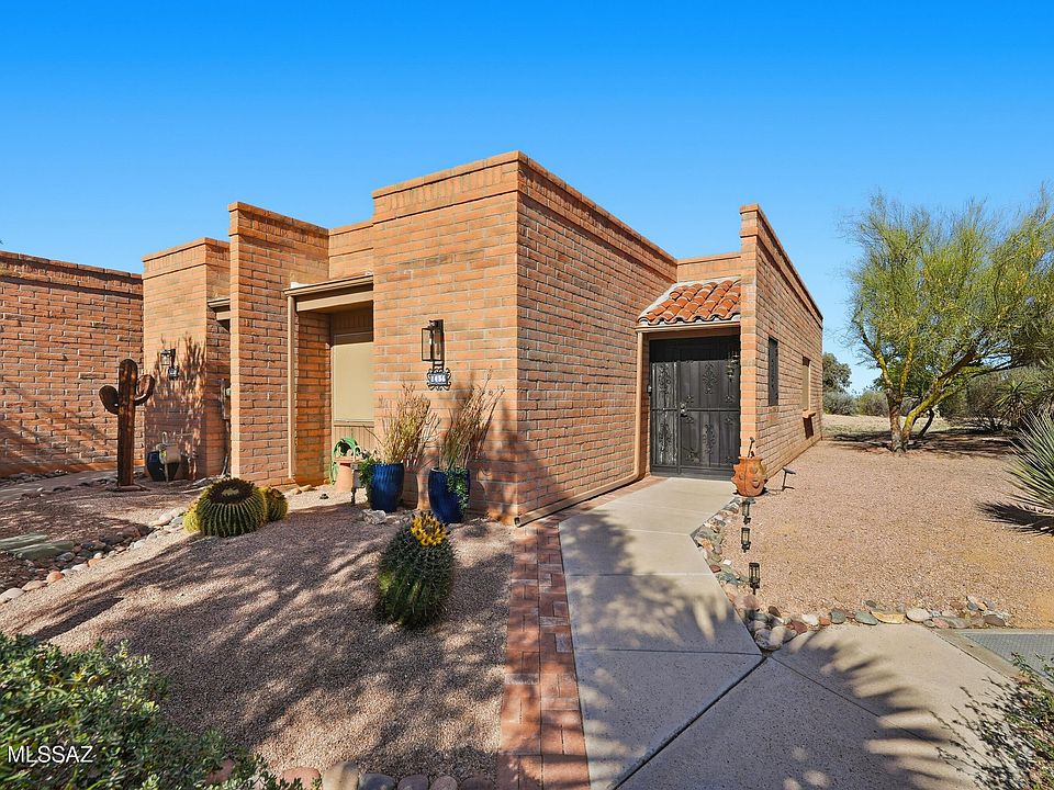 1st image of 1456 W Desert Hills Dr