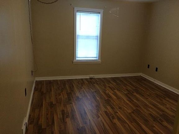 3rd image of 166 6th Ave